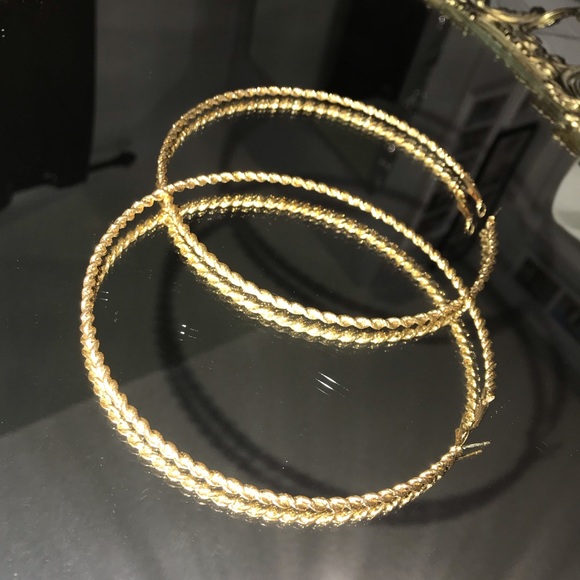 XL GOLD HOOPS - Picture 3 of 4